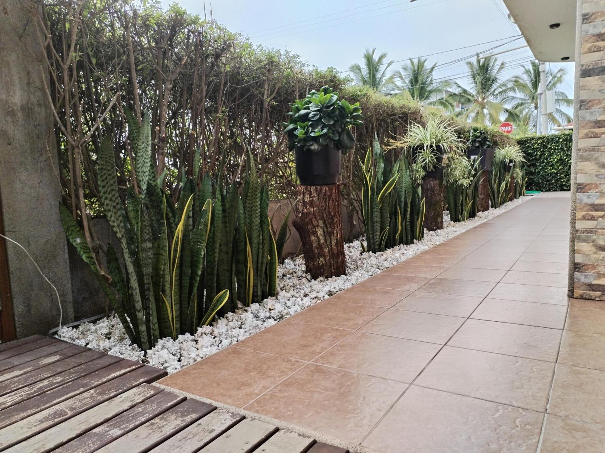 Hotel Starfish Puerto Villamil Esterno foto