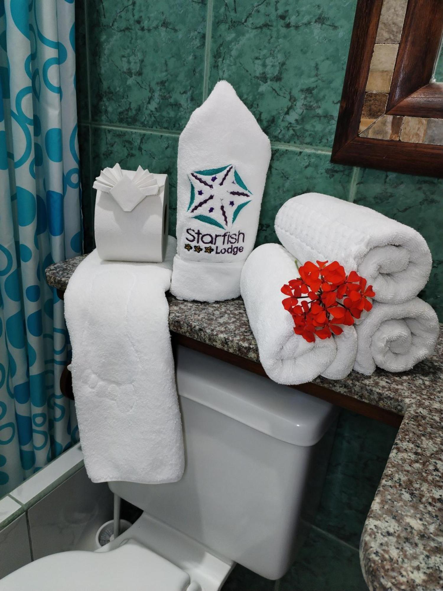 Hotel Starfish Puerto Villamil Esterno foto