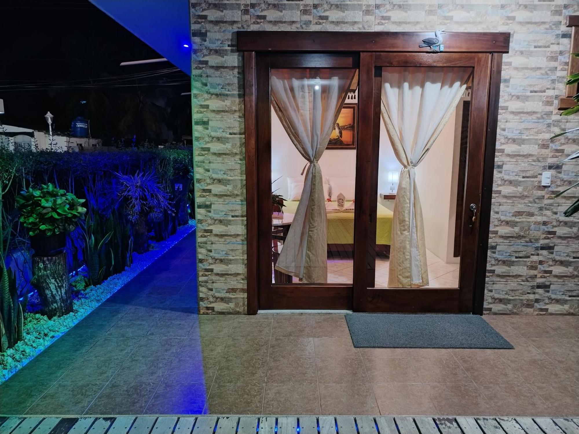 Hotel Starfish Puerto Villamil Esterno foto