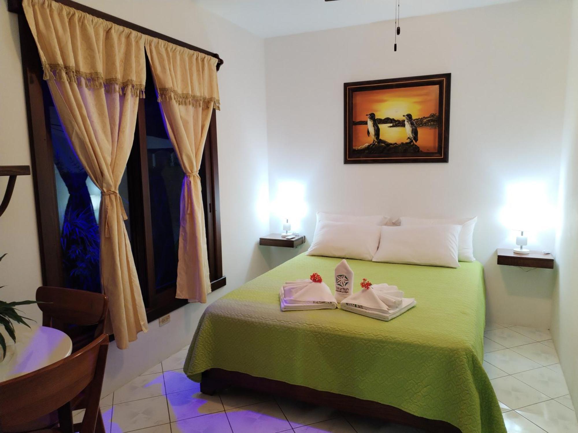 Hotel Starfish Puerto Villamil Esterno foto