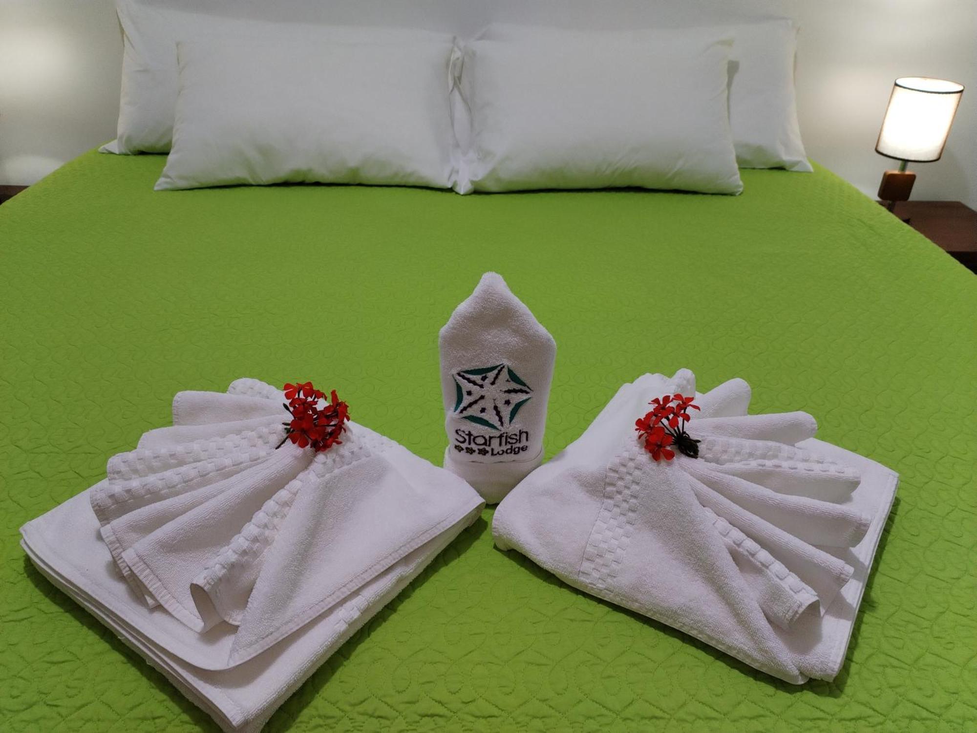 Hotel Starfish Puerto Villamil Esterno foto