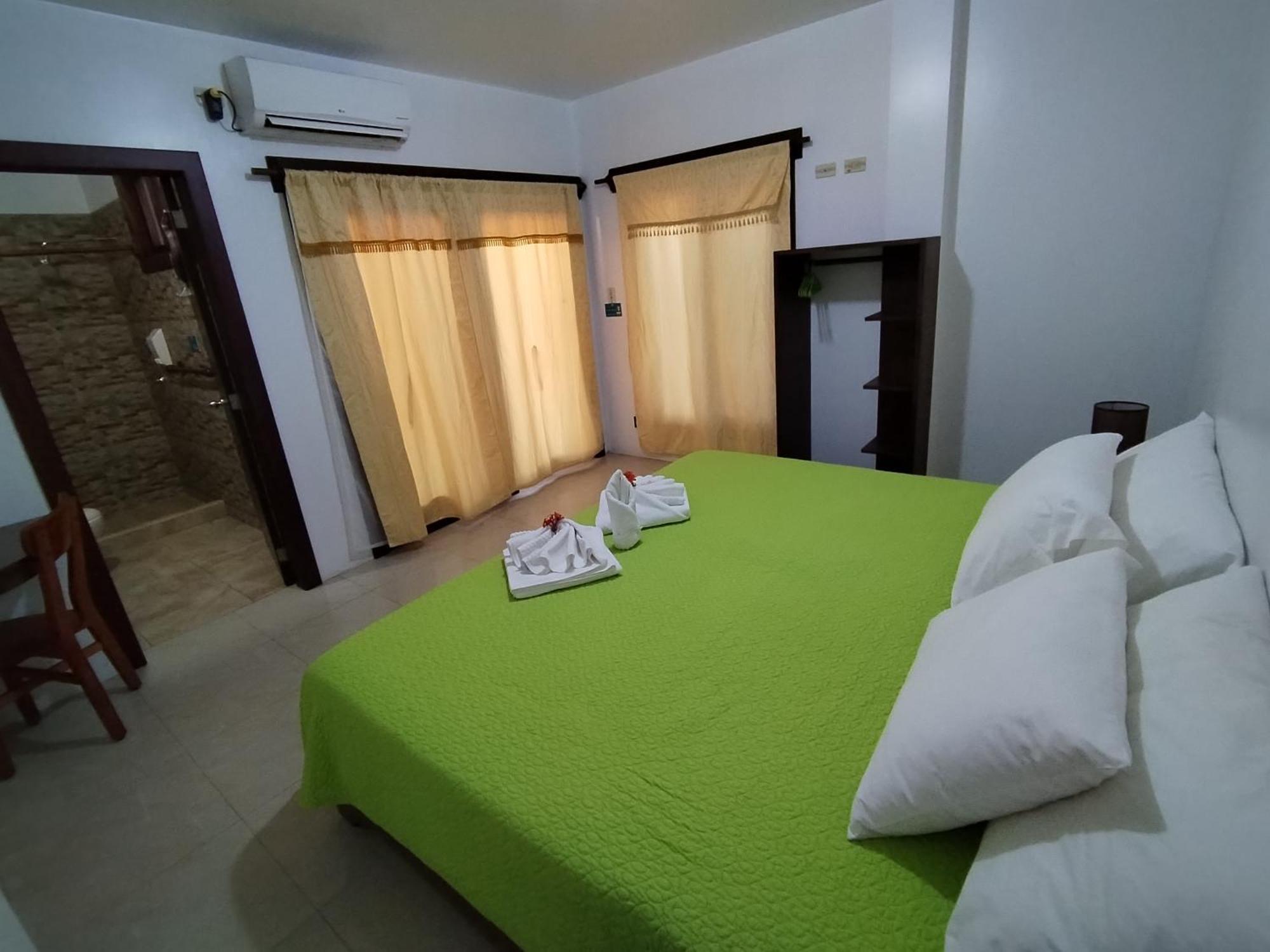 Hotel Starfish Puerto Villamil Esterno foto